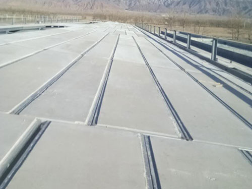 钢骨架轻型屋面板